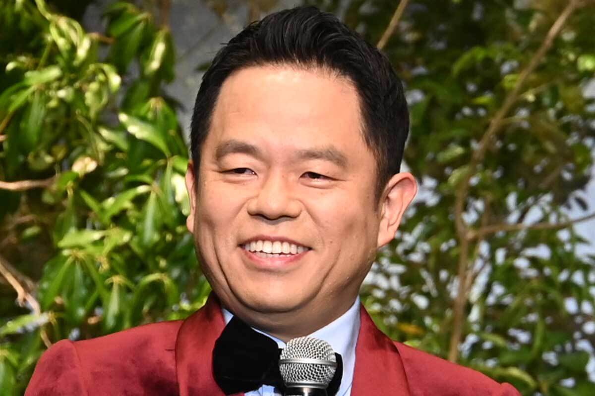 お笑いコンビ・ダイアンの津田篤宏がテレビ番組出演中に熱弁を振るう様子