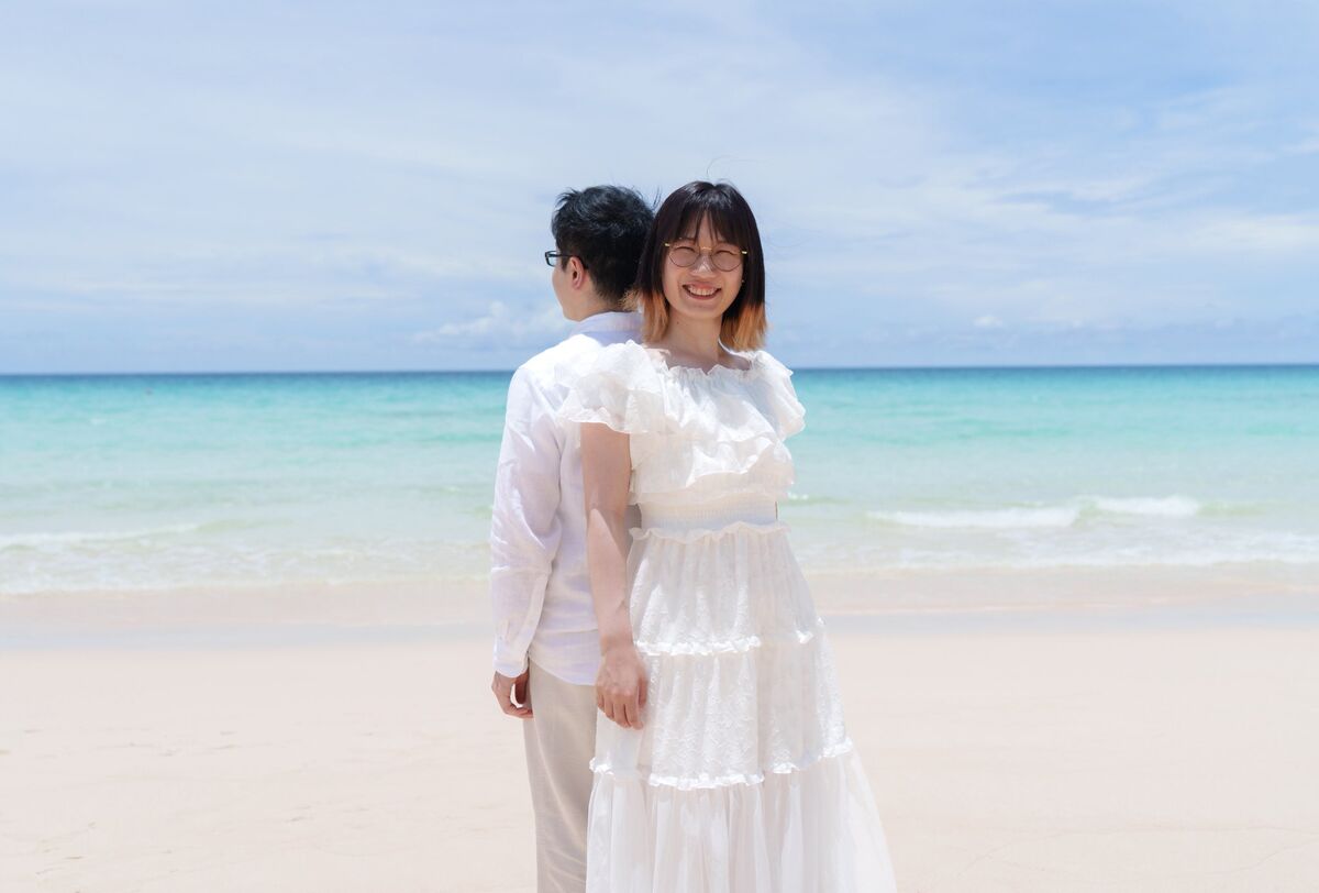 たかまつななさんとパートナーのヒデさん。事実婚を発表し、二人の幸せな表情が伺える。