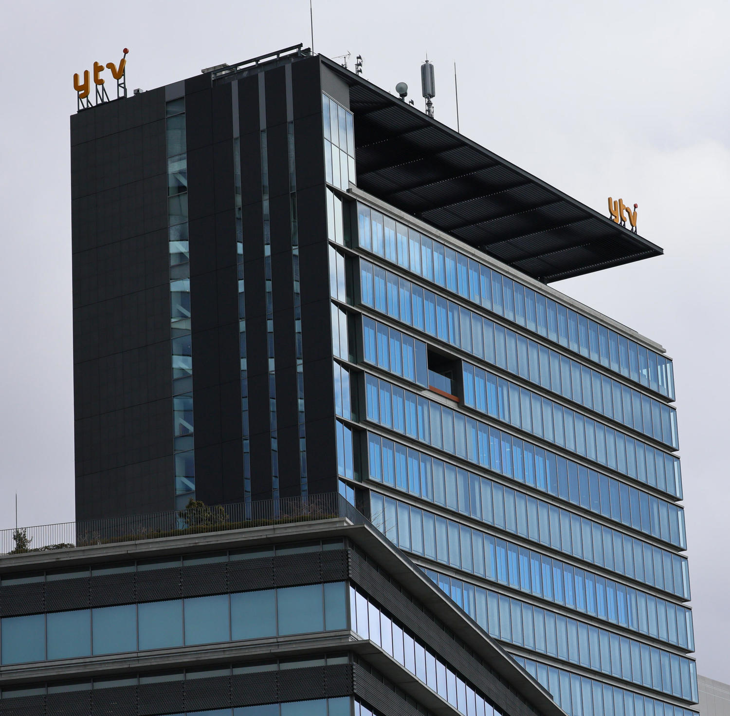 読売テレビ本社社屋：日本の経済課題が議論されたテレビ番組の拠点