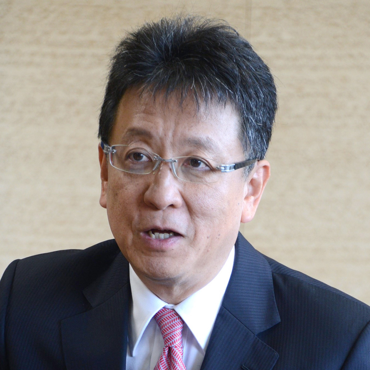 熊本市の大西一史市長が豪雨災害の復旧状況について説明する様子