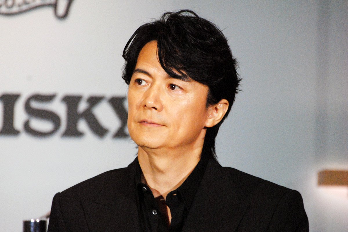 福山雅治の肖像写真、フジテレビ問題に関するアミューズの声明発表の文脈で