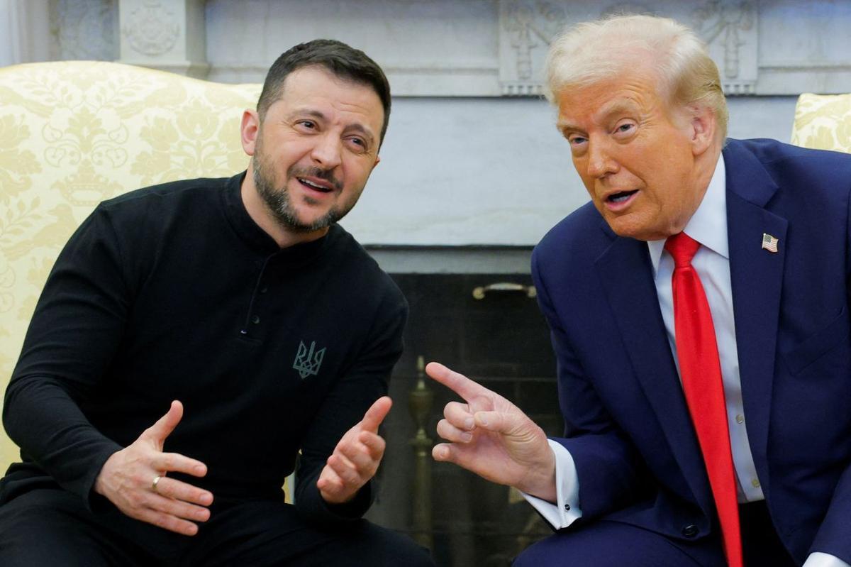 ホワイトハウスで会談するトランプ米大統領とウクライナのゼレンスキー大統領