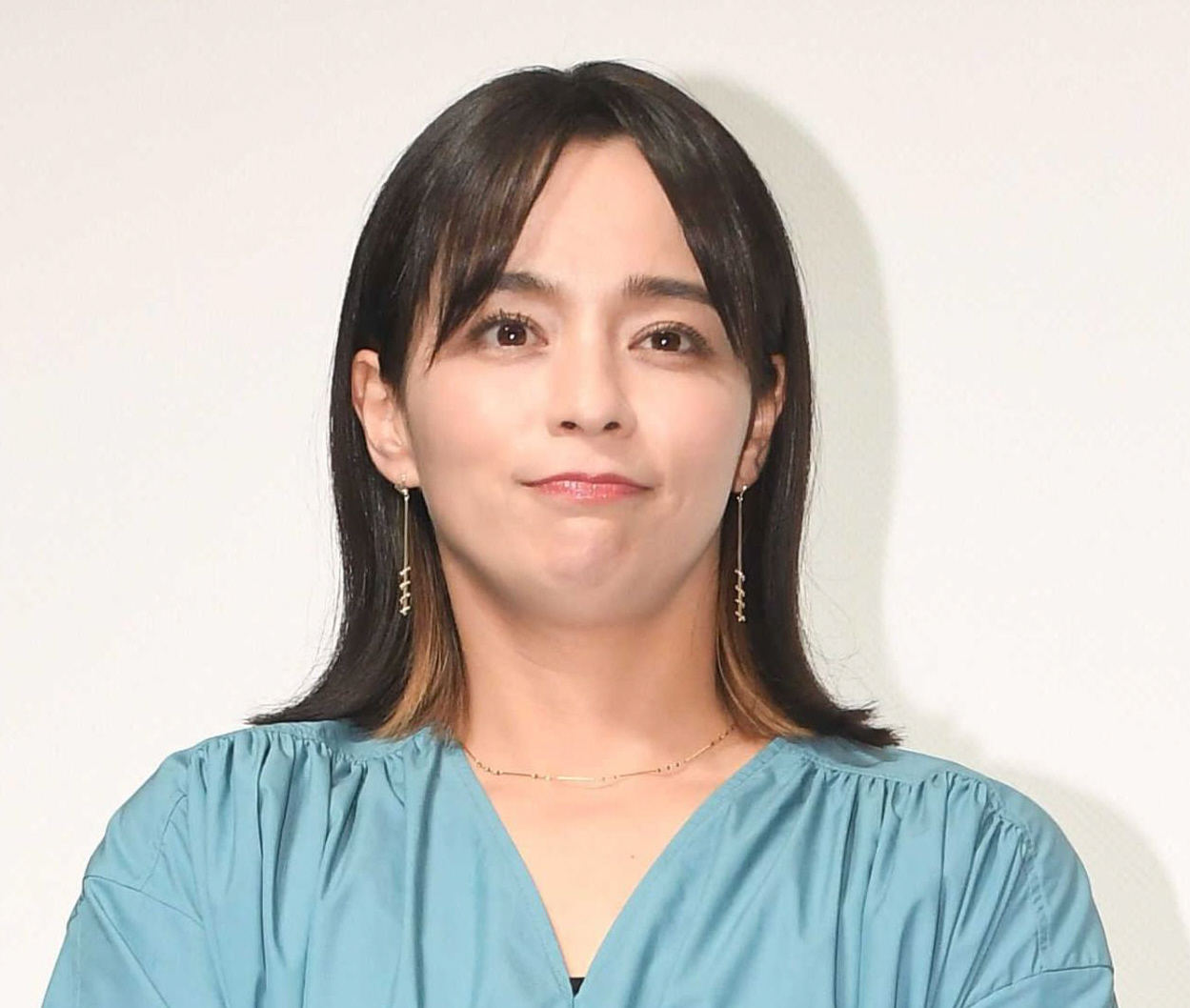 加藤ローサ、日本テレビ系「おしゃれクリップ」出演時の最新ポートレート。離婚公表で注目を集める女優の姿。