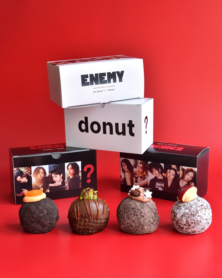 TWICEとI'm donut？のコラボドーナツセット発売決定、収益の一部
