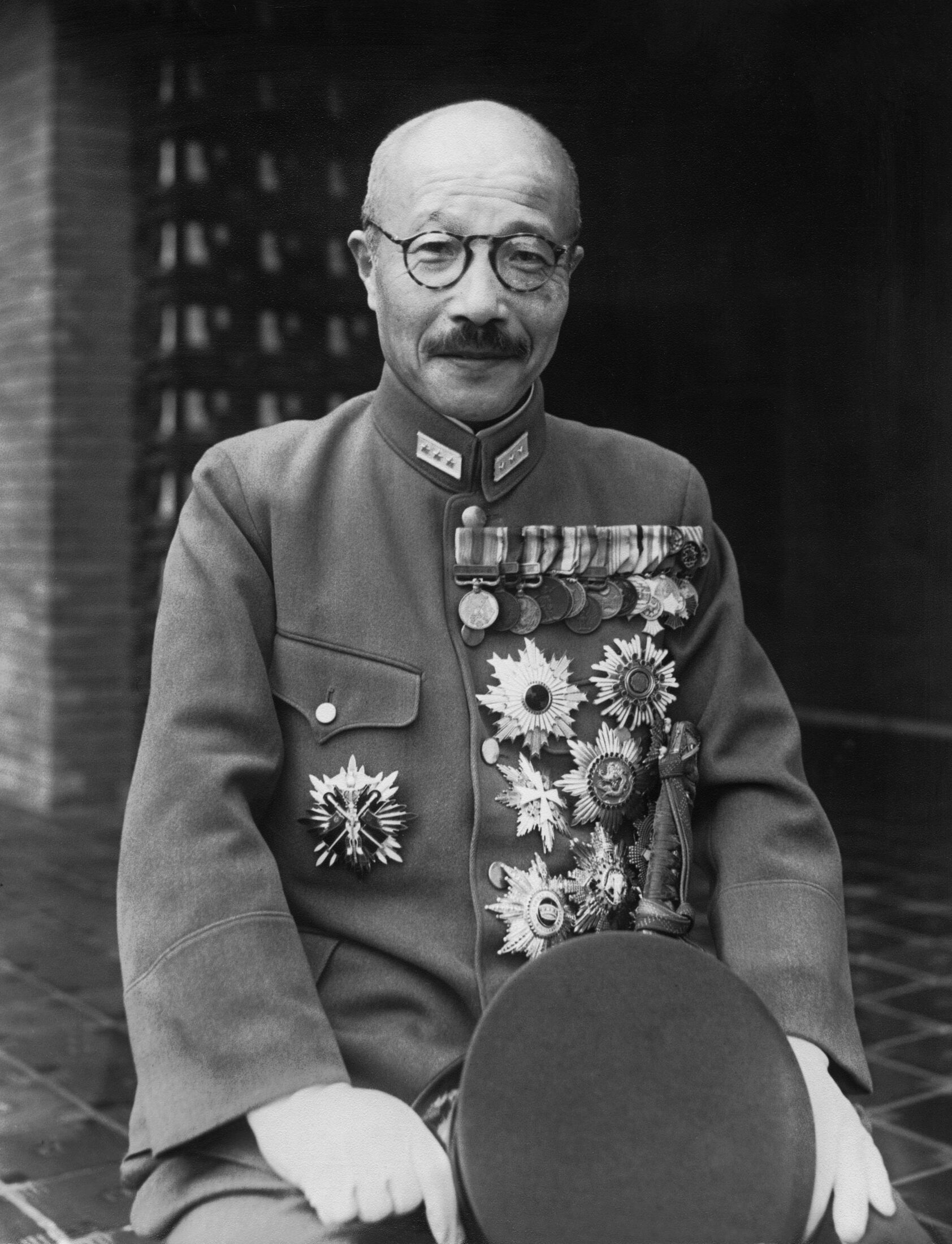 東條英機の肖像画。昭和期の日本の軍人、政治家として知られる。