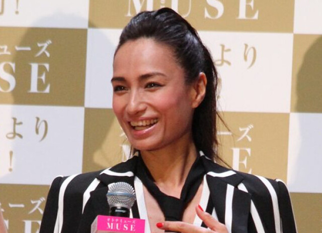 佐田真由美47歳、水着で魅了「美しすぎる」「スタイル抜群」「理想的」 ハワイで健康的なオーラ全開 佐田真由美47歳、水着で魅了「美しすぎる」「スタイル抜群」「理想的」 ハワイで健康的なオーラ全開