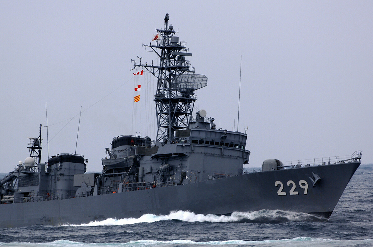 海上自衛隊のあぶくま型護衛艦。フィリピン海軍へ供与される中古艦の改修・共同開発のイメージ。