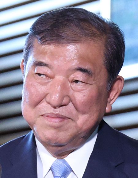 石破首相が笑顔を見せる様子。続投への自信を示す。