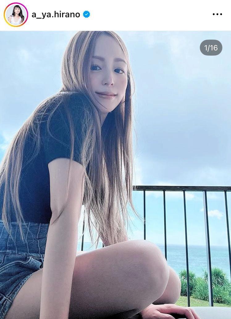 平野綾のインスタグラムより、沖縄で撮影された写真。長い髪姿が安室奈美恵に似ていると反響。