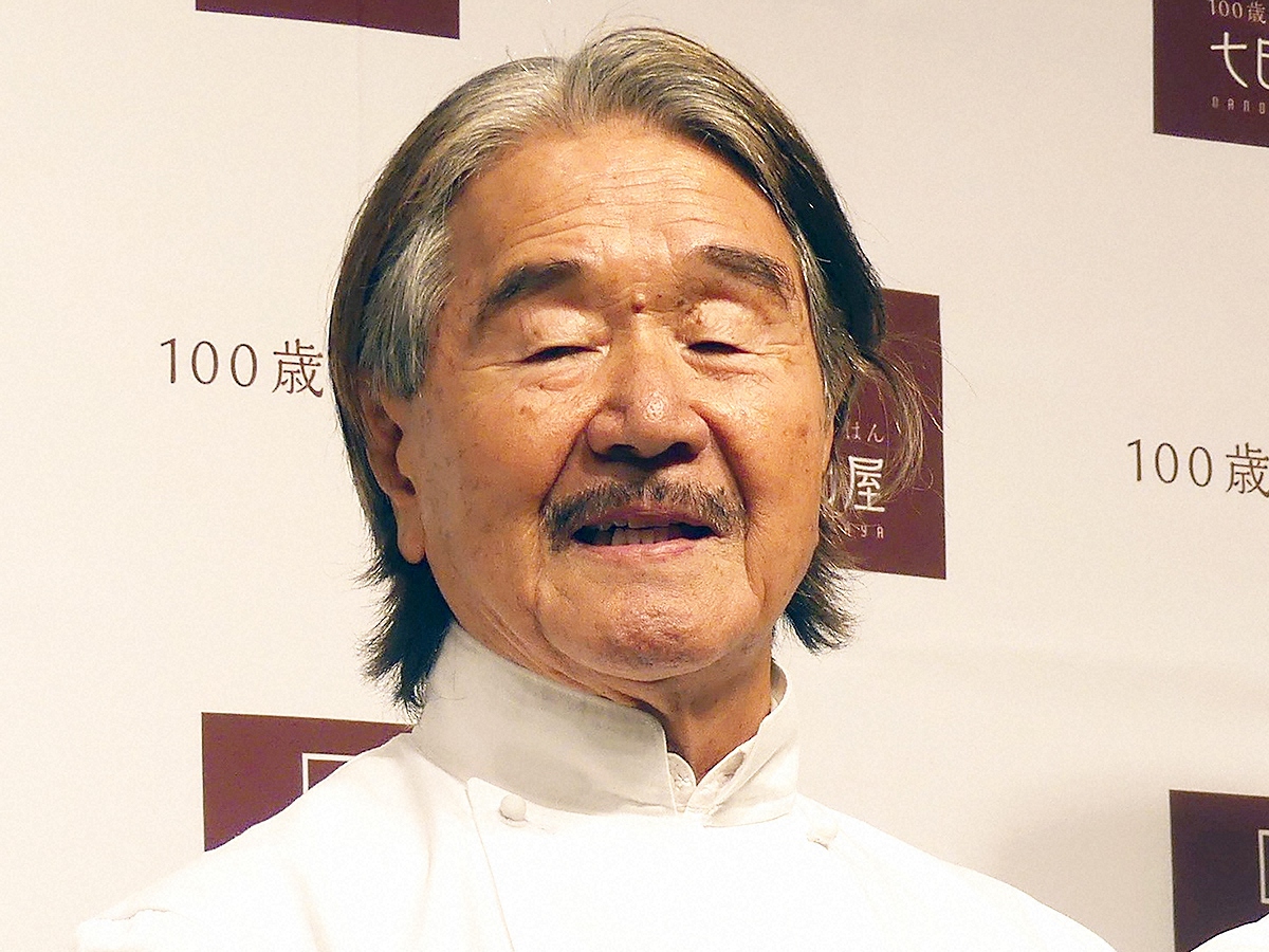 フレンチの鉄人、坂井宏行氏のポートレート。長年の料理人としての経験と権威を示す表情。