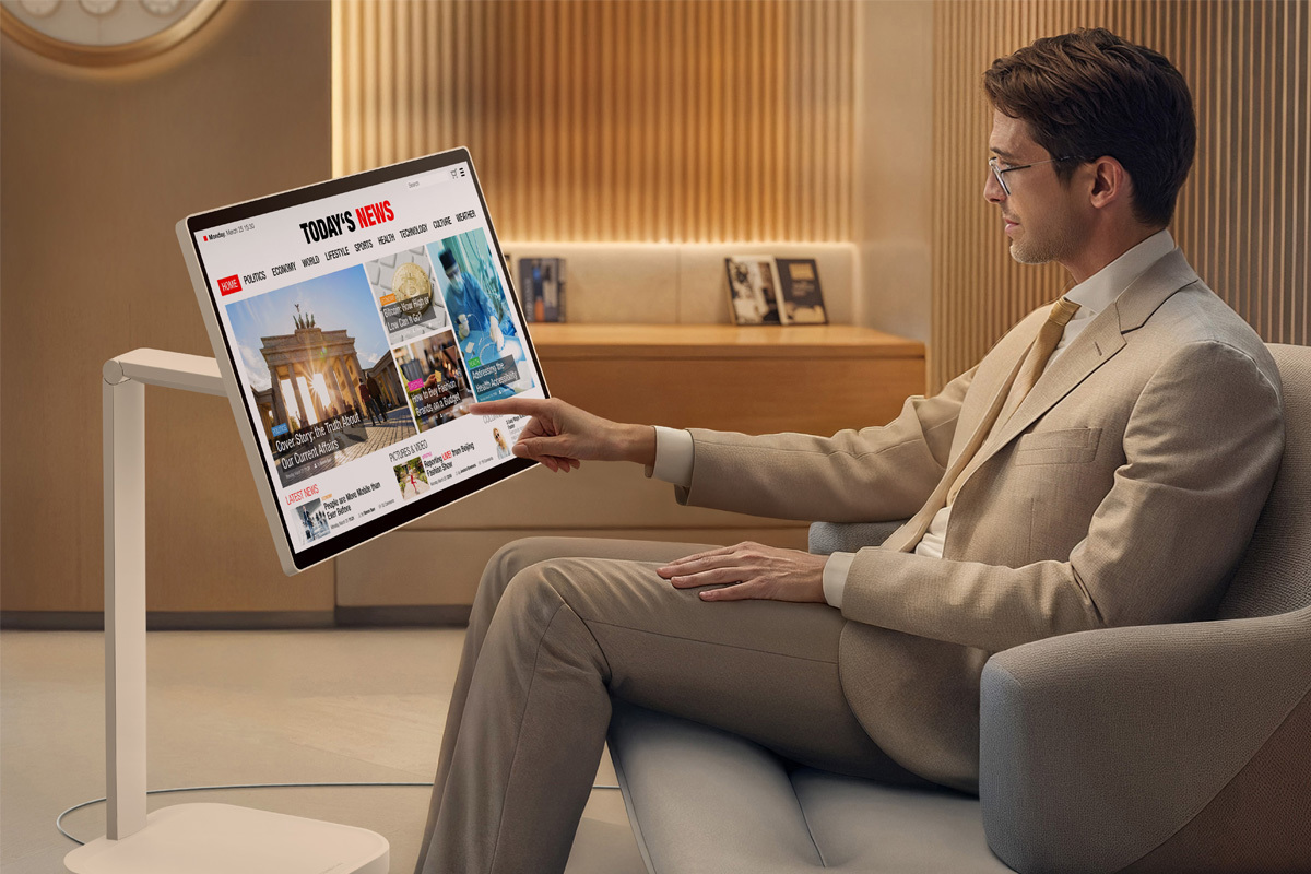 LG、ホイール付きスタンド対応の4Kスマートモニター「Smart