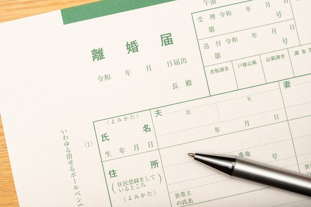 女性タレントが“意味深”な離婚発表！理由は明かさず…ファンからは心配続出