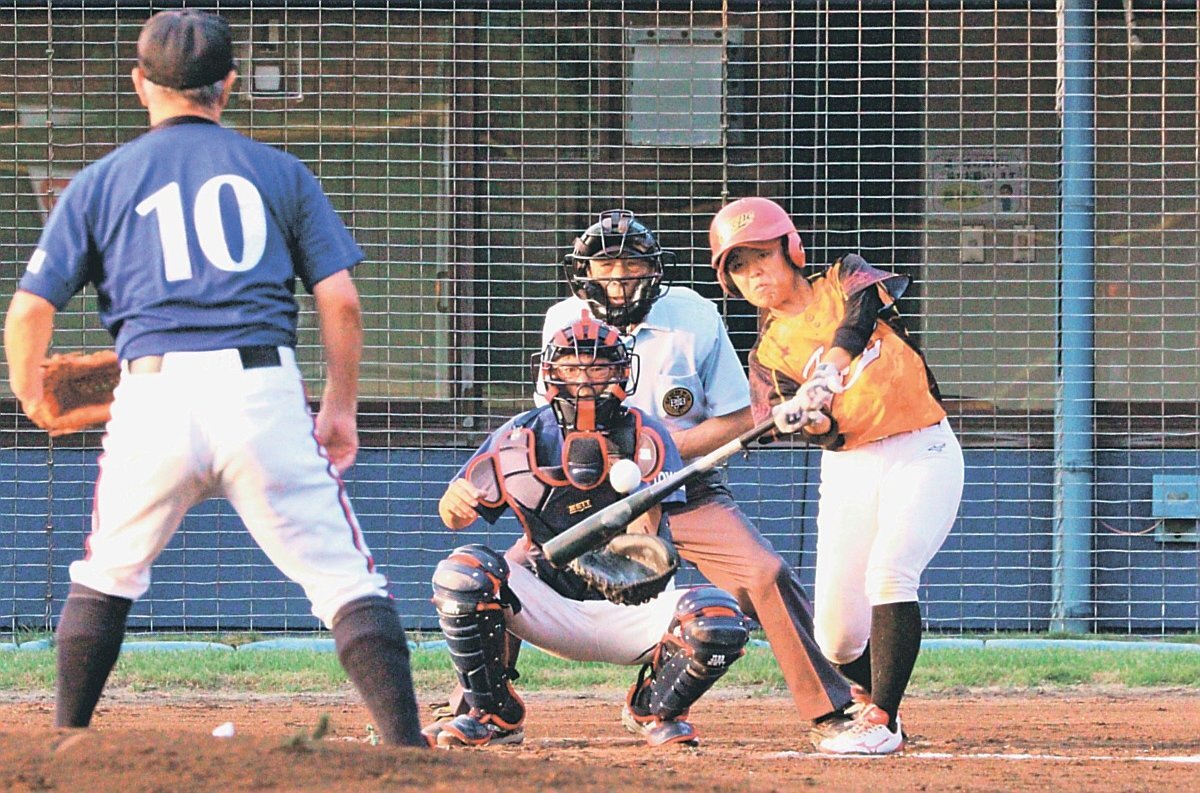 昭和五年七月／時事新報社。銅製　第捨壹回　全日本女學生庭球選手権大會。記念章。 昭和五年七月／時事新報社。銅製 第捨壹回 全日本女學生