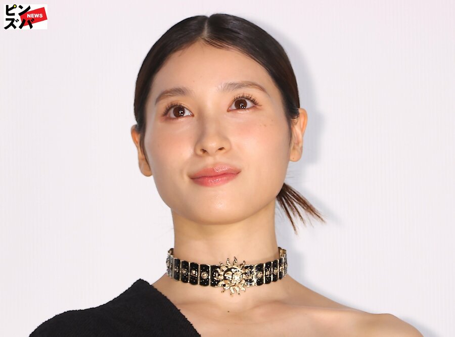インスタグラムで「プライベートの安全」に言及した女優、土屋太鳳。SNS上での投稿炎上騒動がその背景にあると見られている。