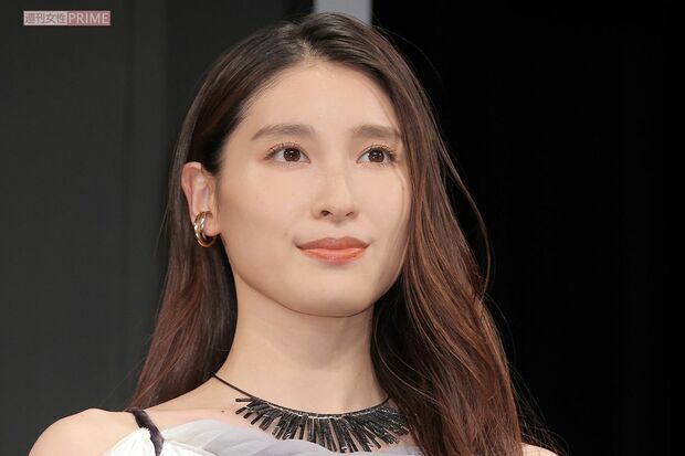 土屋太鳳のInstagram投稿とThreadsでの裏アカウント疑惑を巡る騒動のイメージ