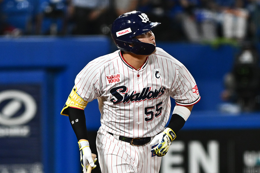 ファンもドン引き…「えげつない飛距離」 村上宗隆、脅威の“8/21