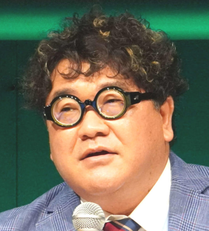 サン！シャインでコンビニ富士山の課金制を提案するお笑い芸人カンニング竹山氏