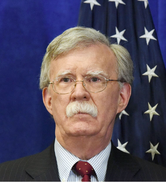 ボルトン元補佐官宅捜索か　FBI、トランプ氏と決別