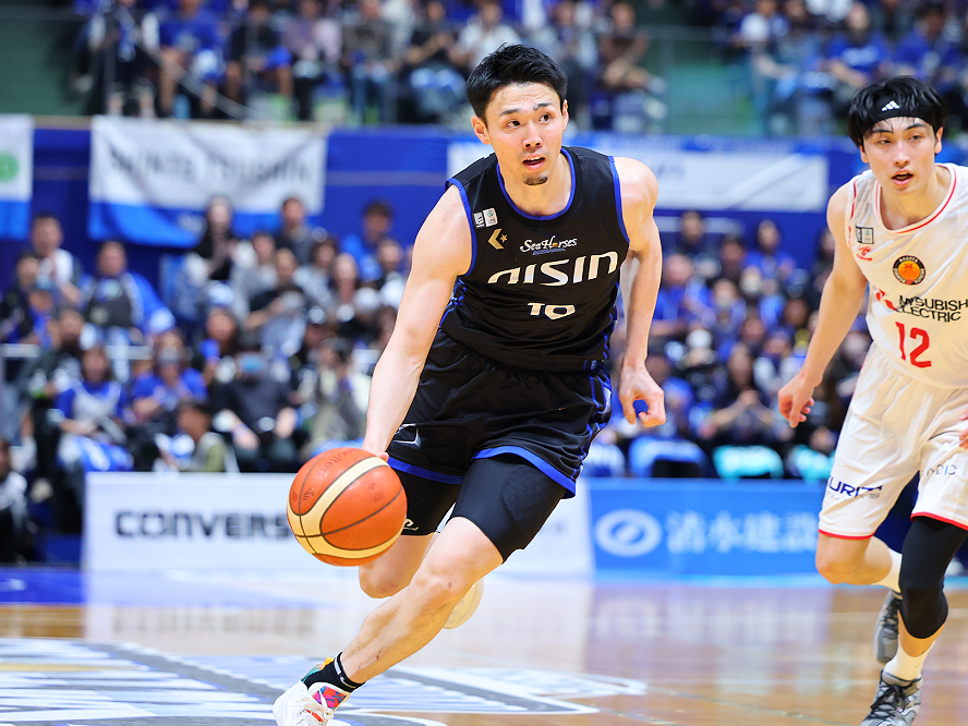 シーホース三河　角野亮伍選手　ユニフォーム Amazon.co.jp: Bリーグ シーホース三河 角野亮伍 直筆サイン入り