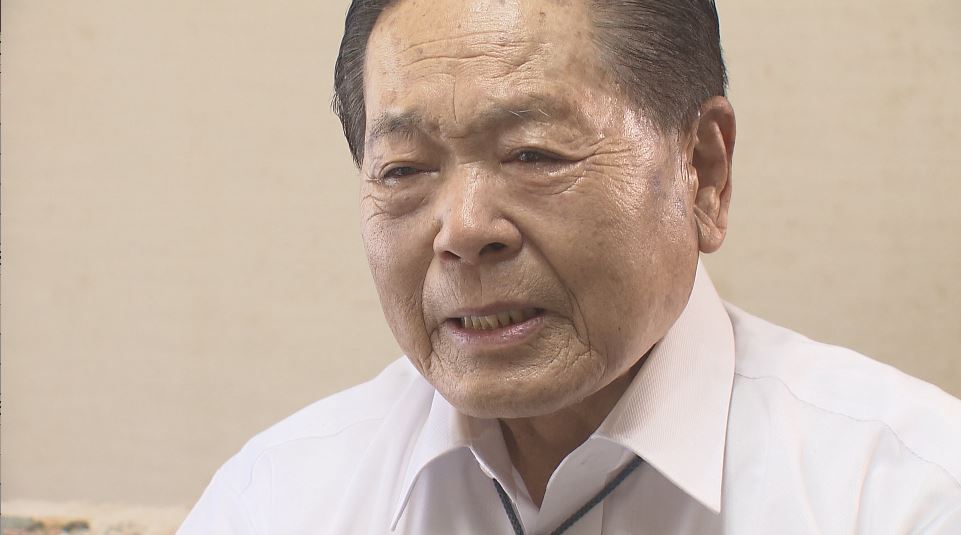 長崎原爆の被爆体験を語る元海軍特別少年兵の中島学さん