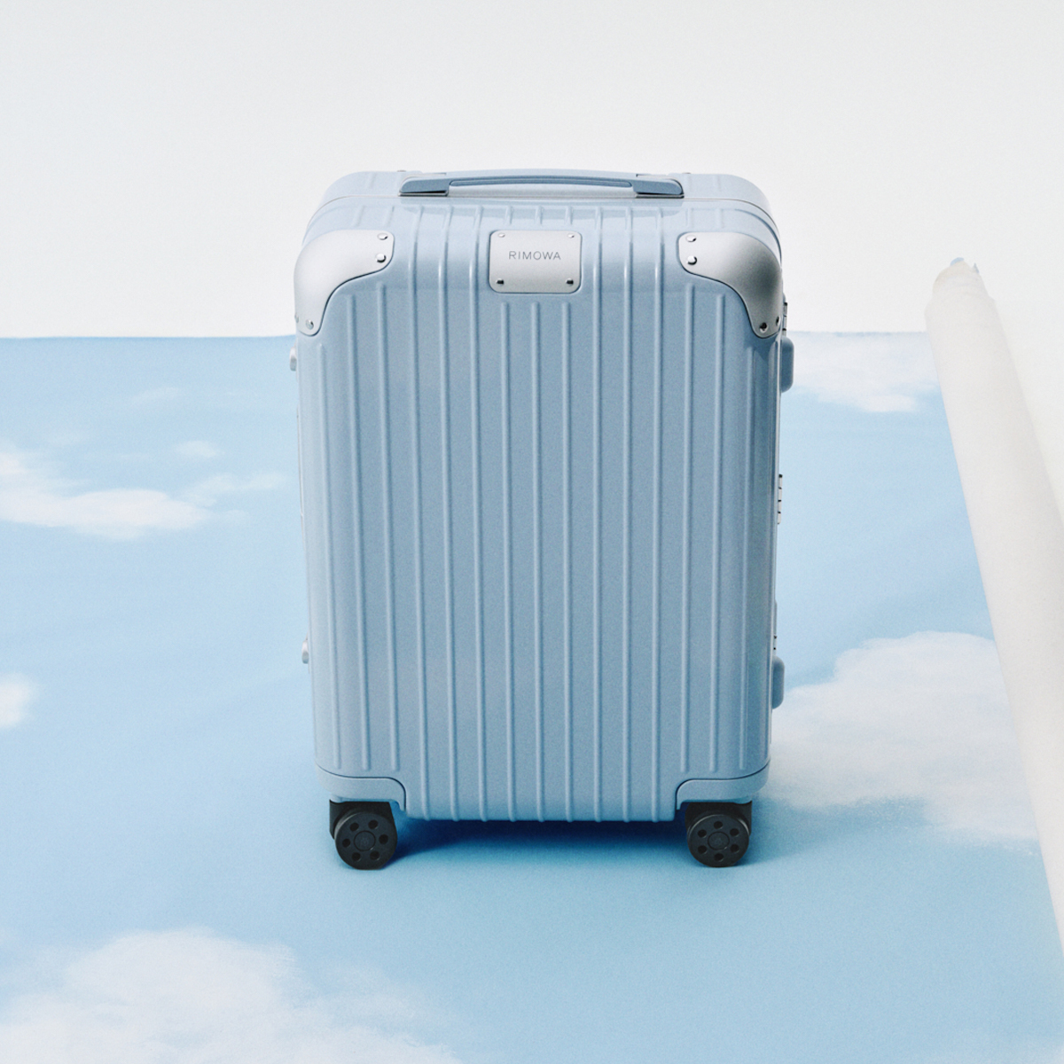 現行品　RIMOWAリモワ　スーツケース　ハイブリッド リモワ」がスーツケース“ハイブリッド”からシーズン限定カラーの