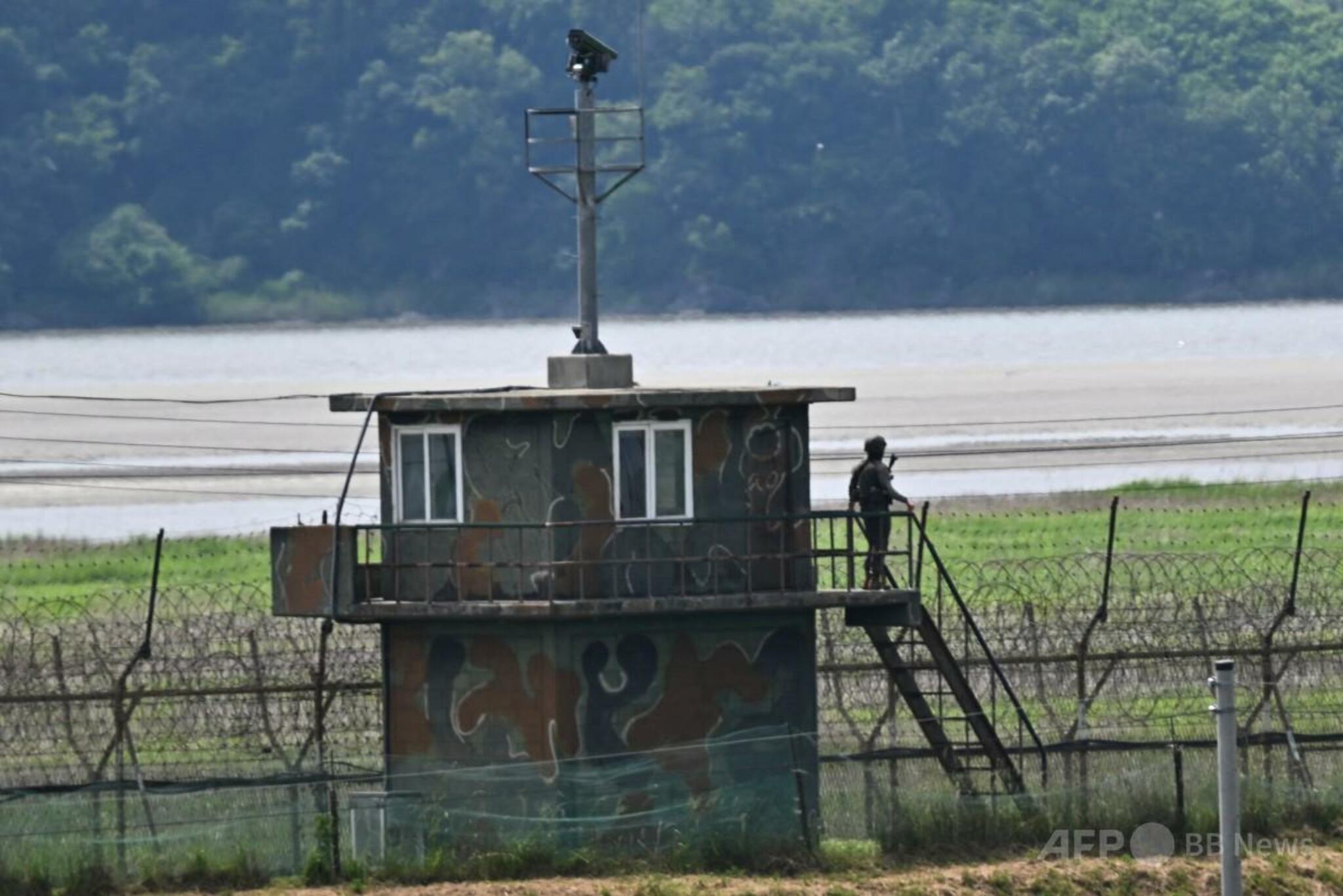非武装地帯（DMZ）で警戒にあたる韓国軍兵士