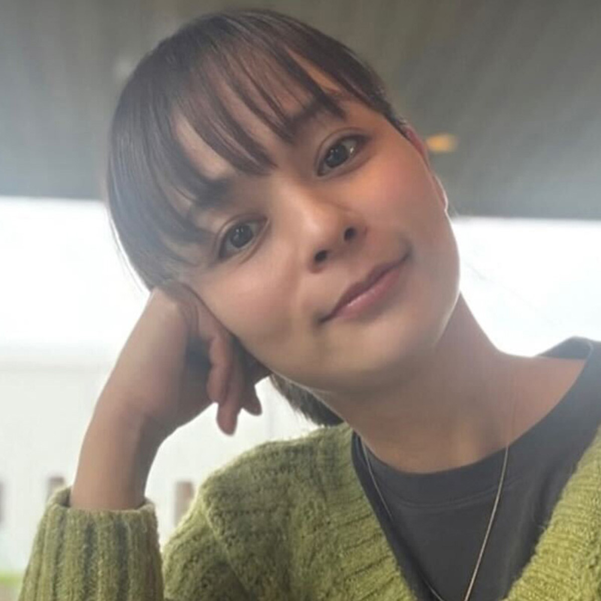 加藤ローサのインスタグラムより、笑顔を見せる加藤ローサ。離婚公表後の彼女の心境の変化が注目されている。