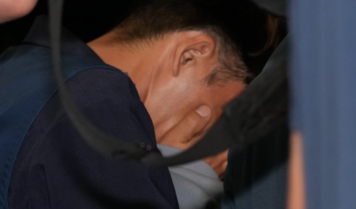 神戸女性刺殺事件の容疑者、JR新神戸駅に到着する谷本将志氏