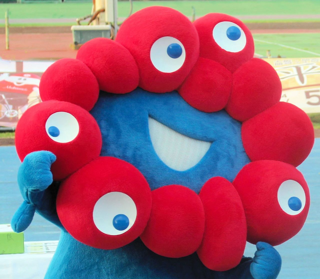 ミャクミャク×サンリオカチューシャ ミャクミャク サンリオ カチューシャ クロミ 万博 - メルカリ