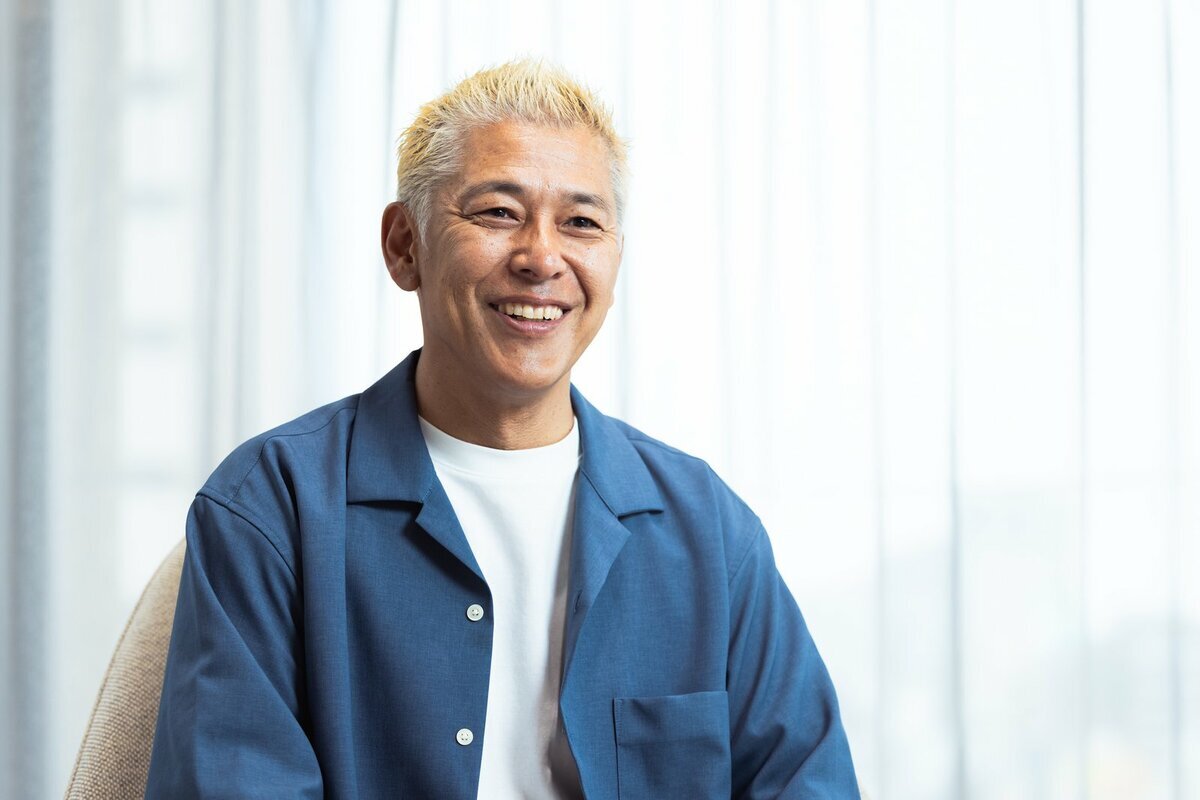 田村亮さんが自身の肩書きについて思案する様子