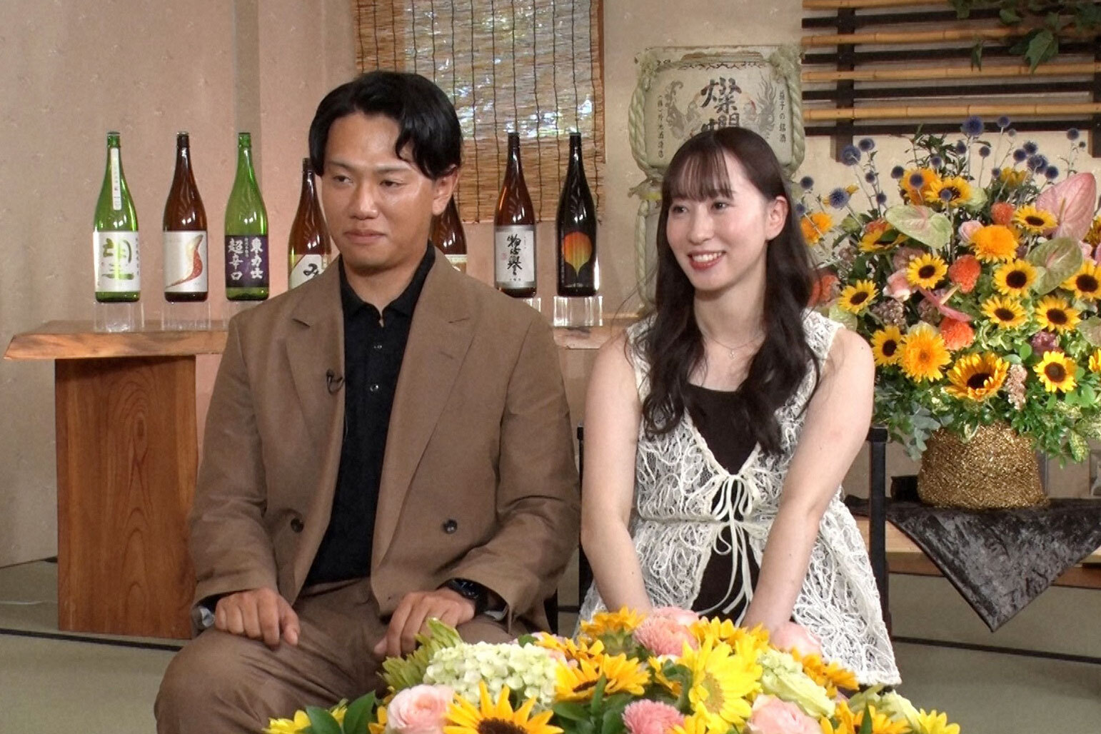 新婚さんいらっしゃい！MC就任3周年ツアーで笑顔を見せる藤井隆と井上咲楽