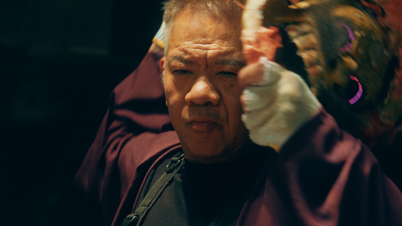 ドラマ「放送局占拠」第7話に登場する武装集団「妖」のメンバー、輪入道の姿。その正体はFUJIWARA原西孝幸。