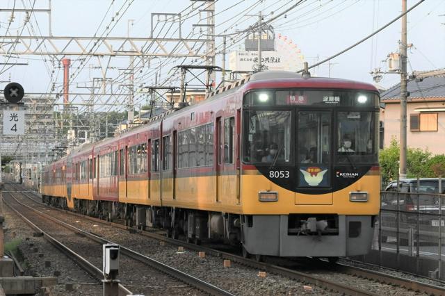 京阪が一時全線で運転見合わせ、雷雨で踏切冠水　約3万5千人に影響