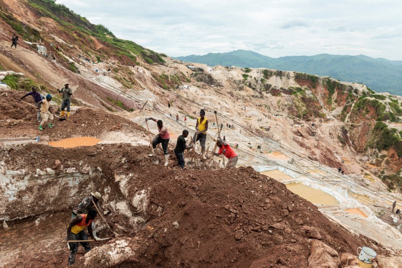 コンゴ民主共和国の鉱山、中国の一帯一路戦略におけるアフリカ資源開発の重要性を示す