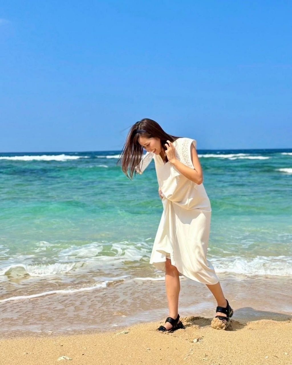 阿部まみアナが台湾旅行でドラゴンフルーツかき氷を満喫する様子