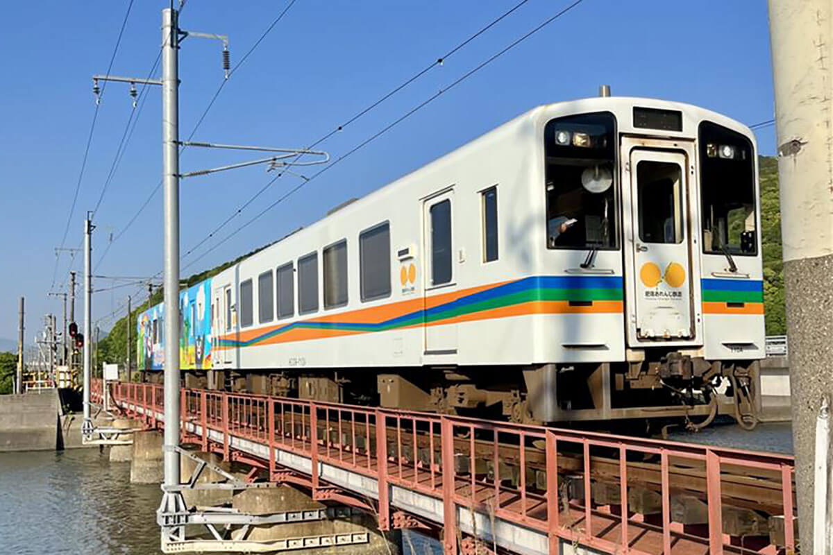 運転士不足が深刻化し減便する肥薩おれんじ鉄道の列車