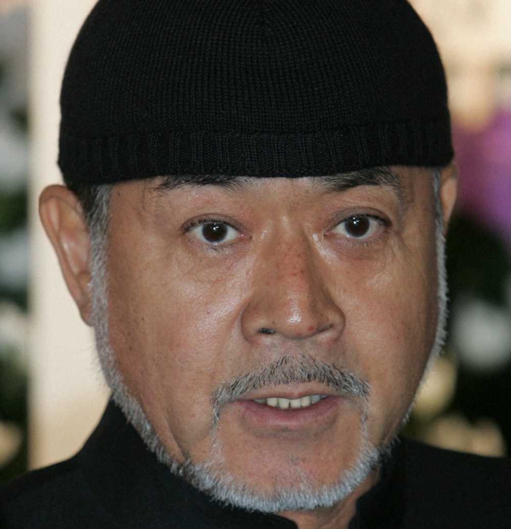 俳優・黒沢年雄氏（81）が自身のブログで「月50万円は簡単」と発言し、その真意を語る姿。