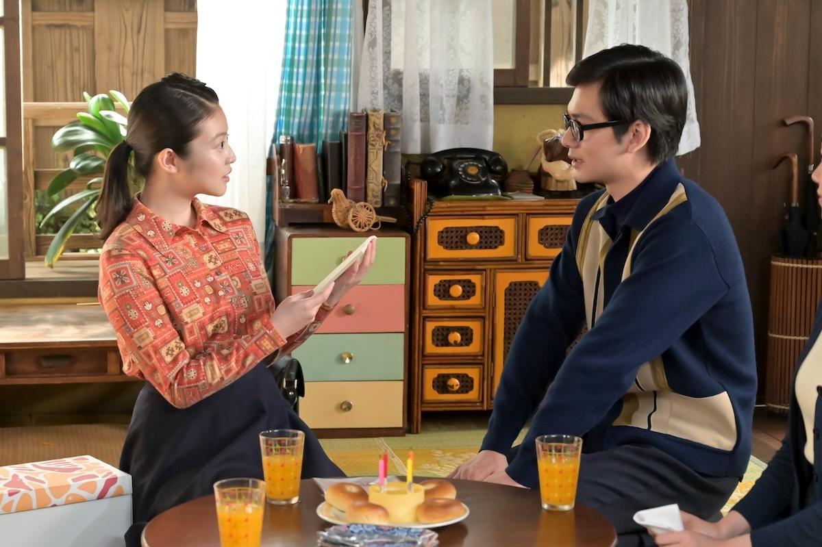 NHK連続テレビ小説『あんぱん』の主人公、のぶ（今田美桜）と嵩（北村匠海）の姿。