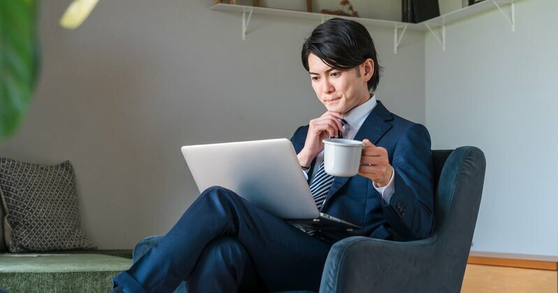 東京大学卒業生のキャリアパスと専門職の現状を考察するイメージ
