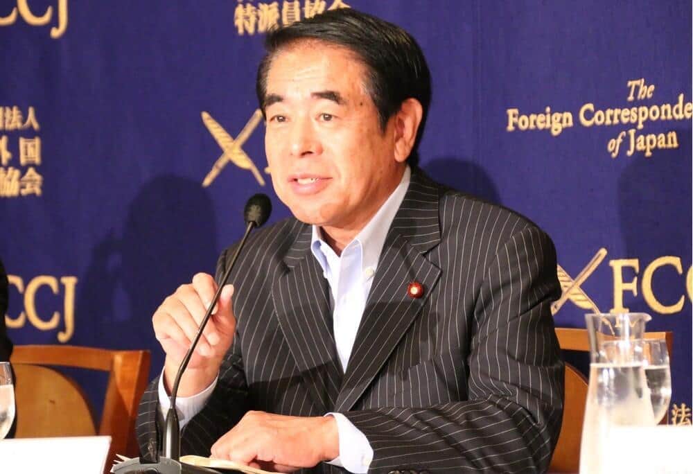 下村博文氏が外国資本による不動産買収問題について懸念を表明する様子