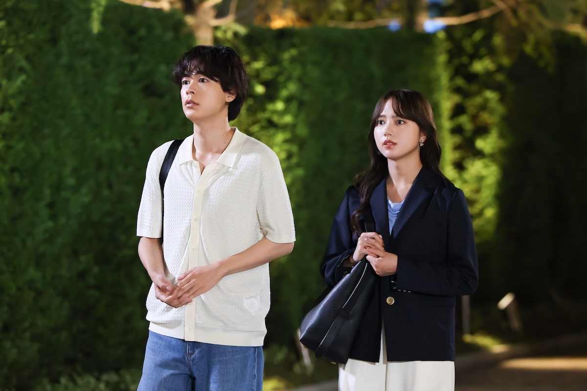 清原果耶×成田凌の不安げな表情やスーツ姿のナ・イヌも 『初恋