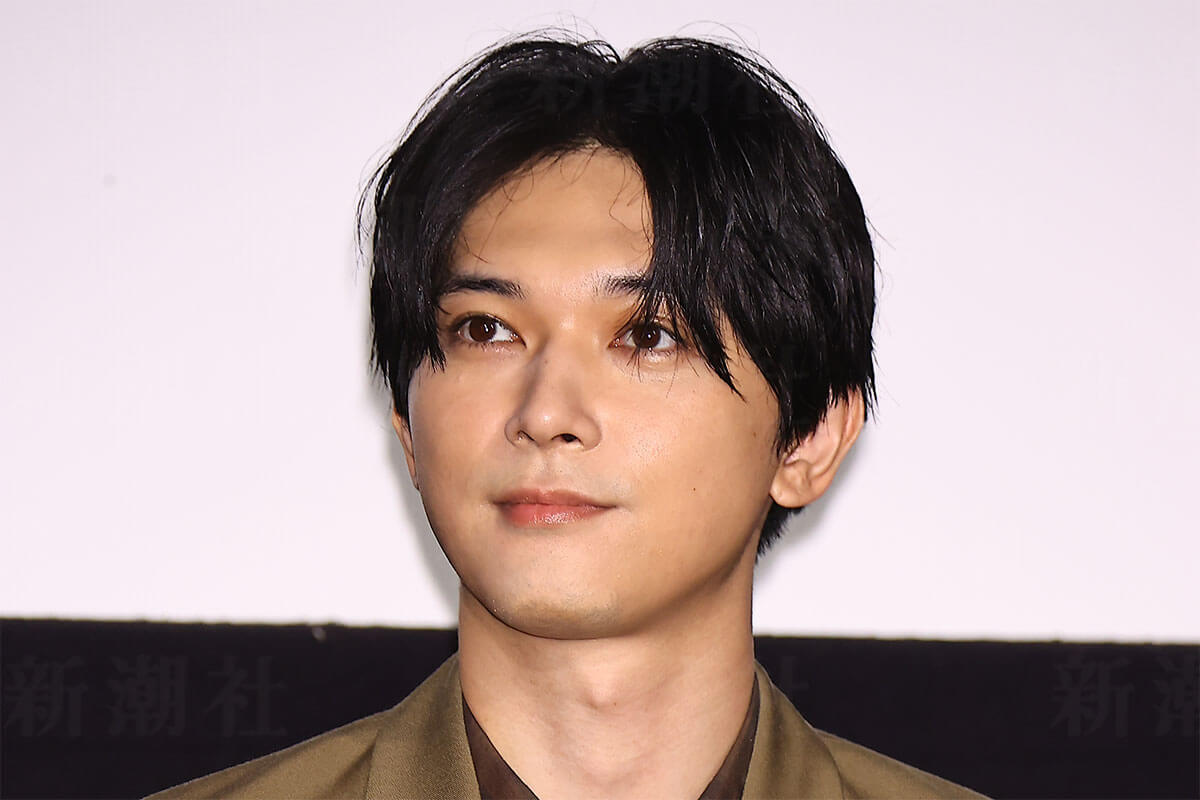 吉沢亮主演映画『国宝』、歌舞伎の舞台で力強い演技を見せる喜久雄の姿。興行収入110億円突破の快挙を達成。