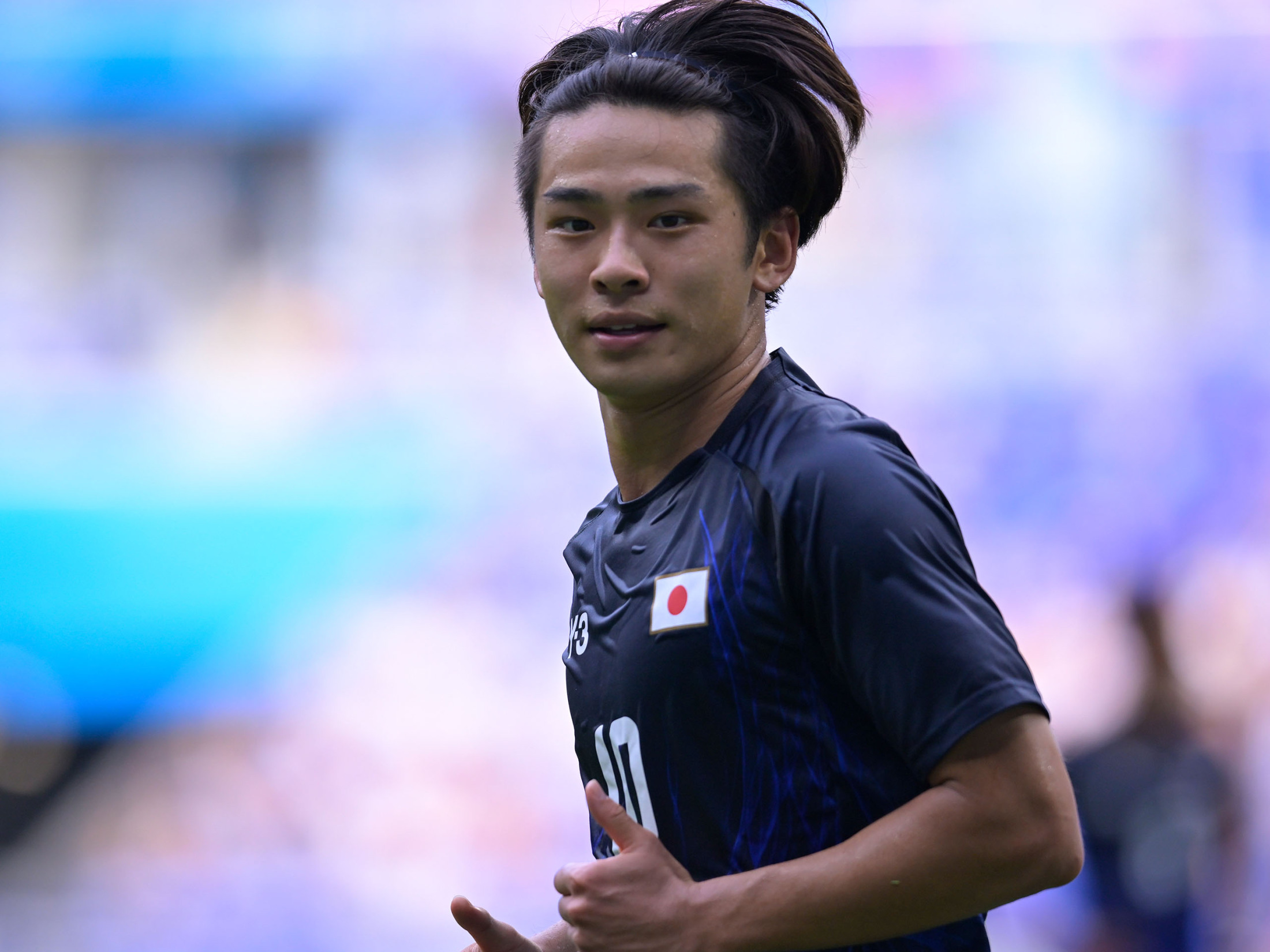 サポーターが大好き」パリ五輪10番FW斉藤光毅がイングランド2部