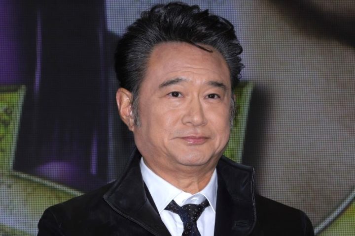 船越英一郎氏の笑顔のポートレート。還暦を過ぎての再婚と第一子誕生という幸せな報に包まれている様子。