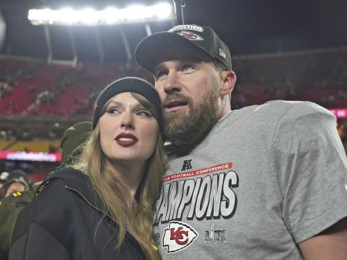 テイラー・スウィフトさん「君の英語の先生と体育の先生が結婚するよ」…ＮＦＬトラビス・ケルシー選手との婚約発表