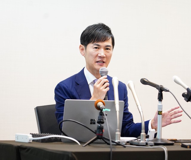 石丸氏、退任会見で女性記者と10分バトル“批判”と“攻撃”のダブスタ指摘「意見の表明は別でやって」と苦笑