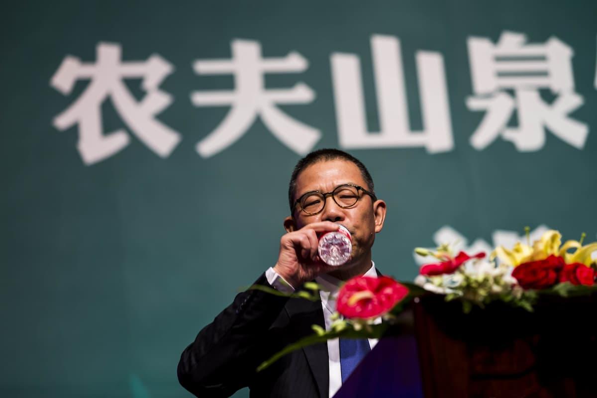 中国飲料大手「農夫山泉」創業者、鍾睒睒氏。同社の米ニューハンプシャー州での土地買収が、安全保障上の問題として注目されている。