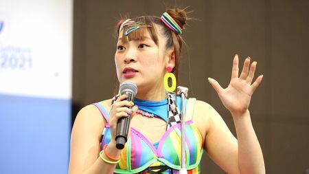 フワちゃん、テレビから「消えた」1年　それでも“友人”指原莉乃が名前を出した本当の理由