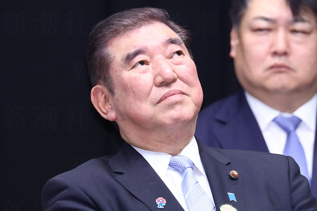 石破茂首相の横顔、公務の合間の訪問が報じられる