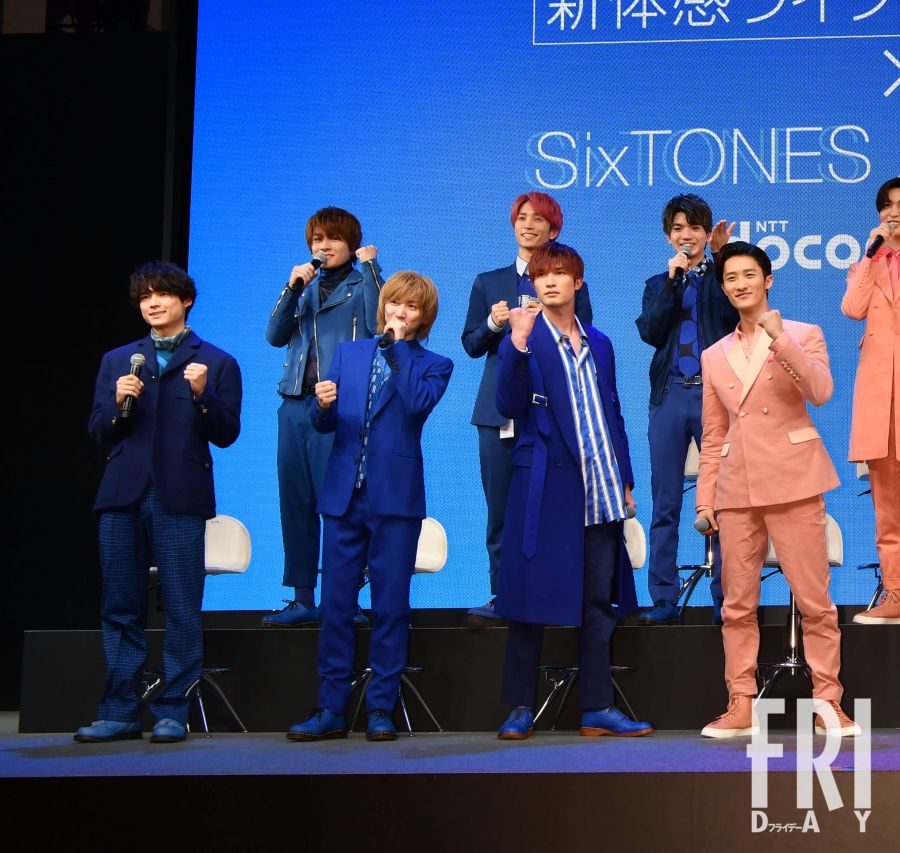 音楽フェス「SUMMER SONIC 2025」で迫力あるステージを披露するSixTONESのメンバーたち